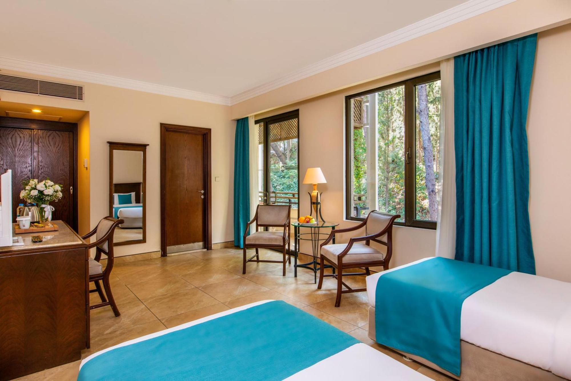 Labranda Mares Marmaris Hotel Exterior foto A room at the hotel