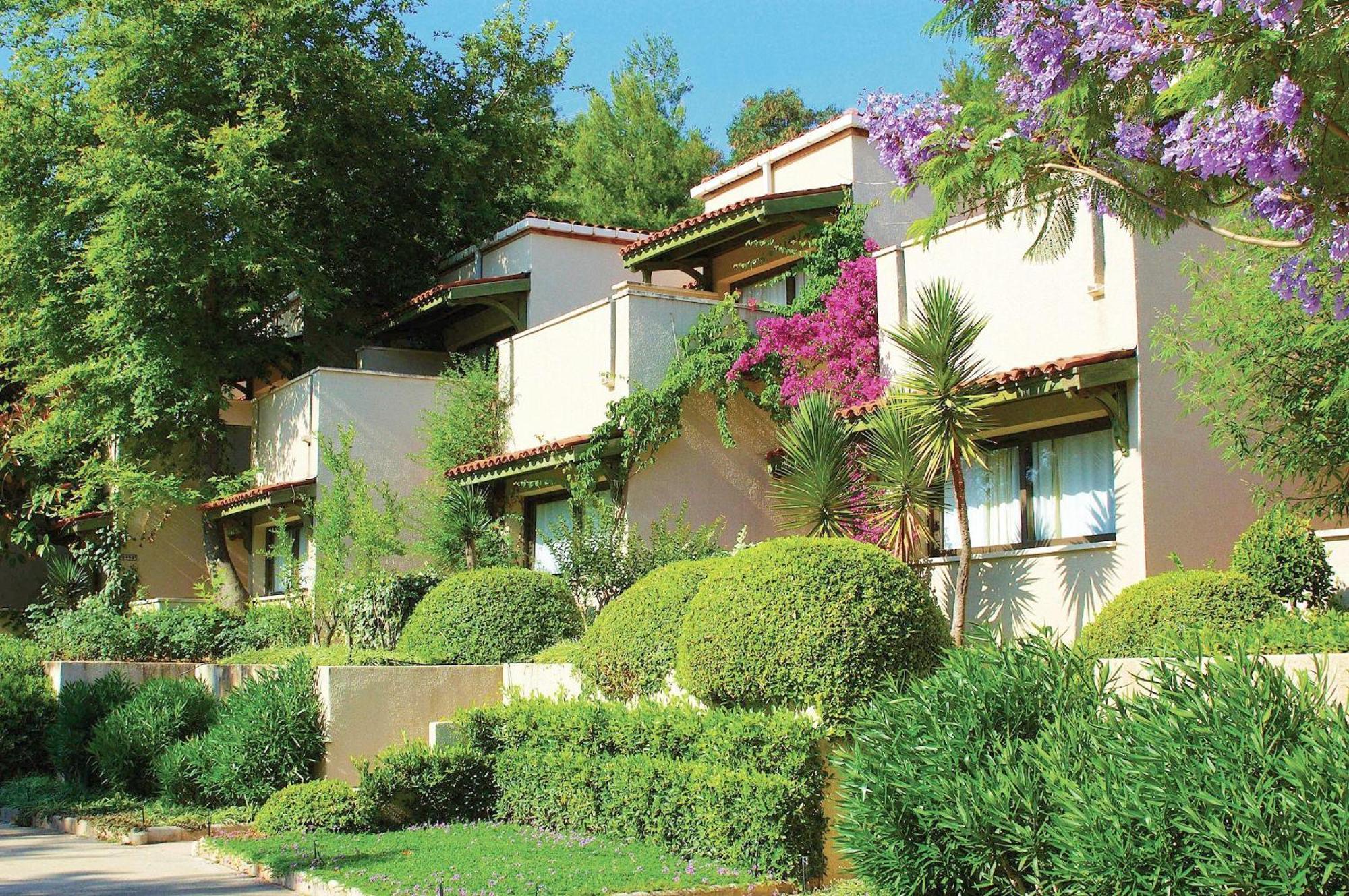 Labranda Mares Marmaris Hotel Exterior foto The Odalys Club resort in Saint-Raphaël